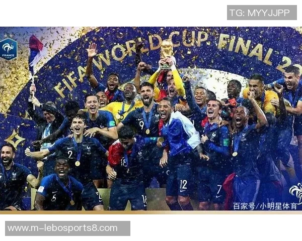 足球杯激战正酣各国球队争夺荣耀谁将捧起梦寐以求的冠军奖杯